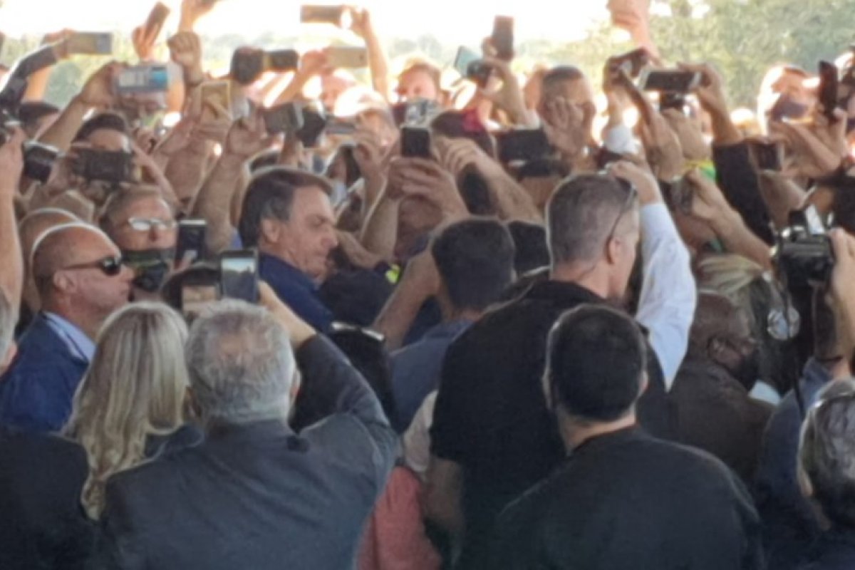 Veja vídeo: Bolsonaro chega ao Paraná para lançamento da duplicação da BR-469