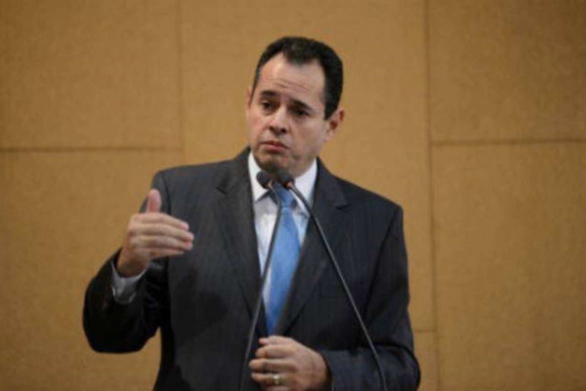 Deputados baianos aprovam suspensão de prazos de concursos públicos