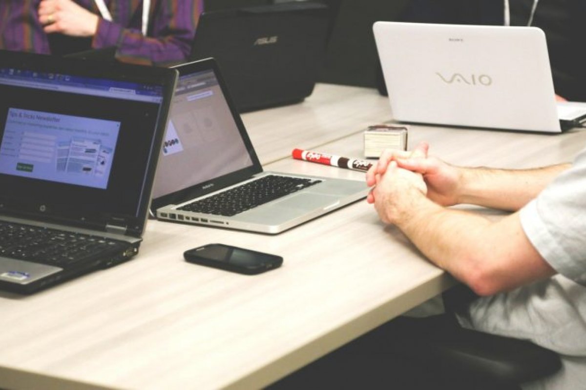 Serviços não financeiros empregaram mais de 12 milhões de pessoas em 2018, aponta IBGE