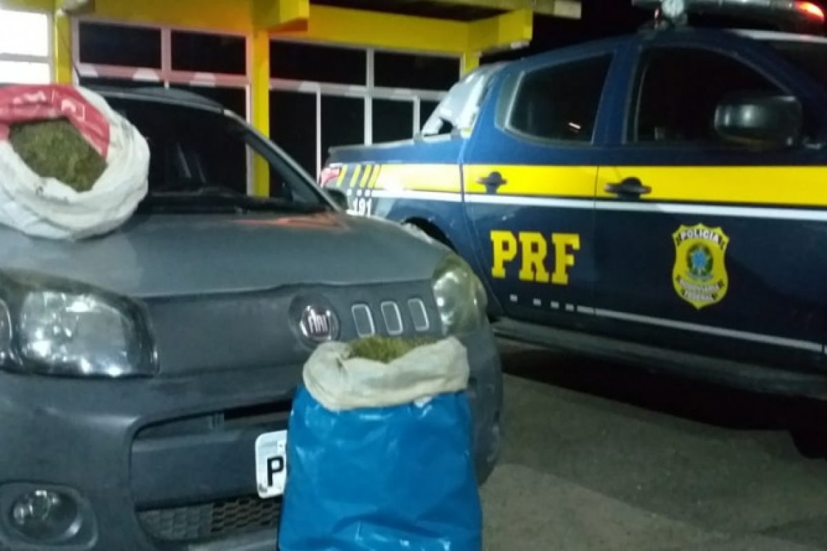 Homem com passagem por tráfico de drogas é preso com 13 kg de maconha na BR 407