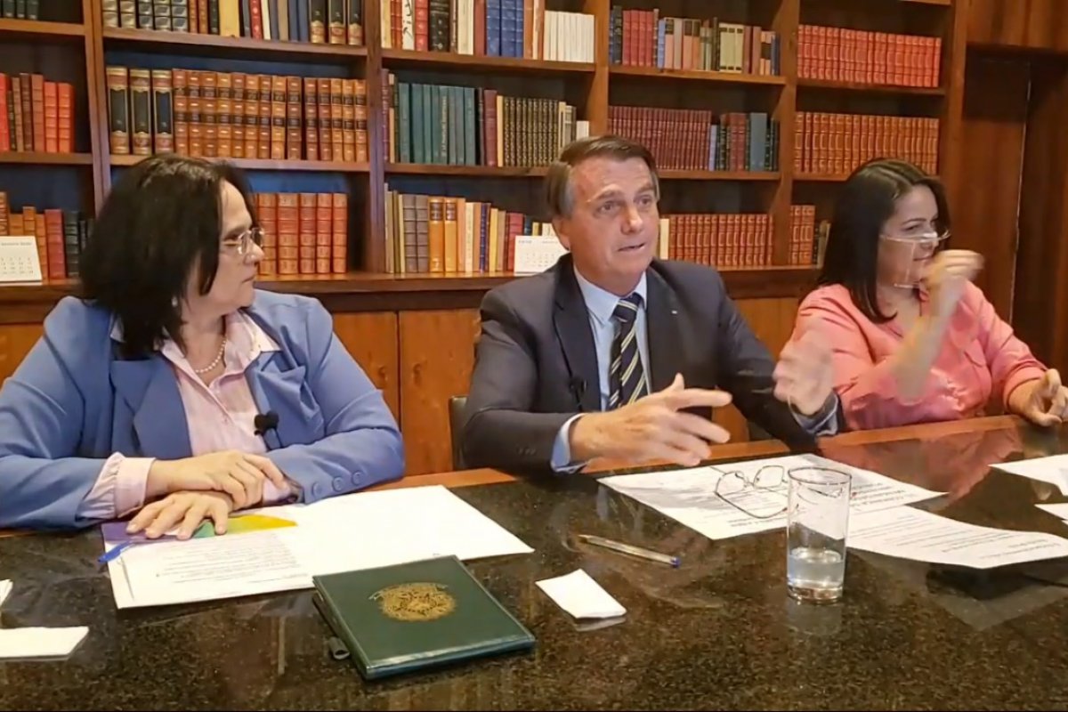 "Não dá para manter", diz Bolsonaro sobre auxílio emergencial no valor de R$ 600