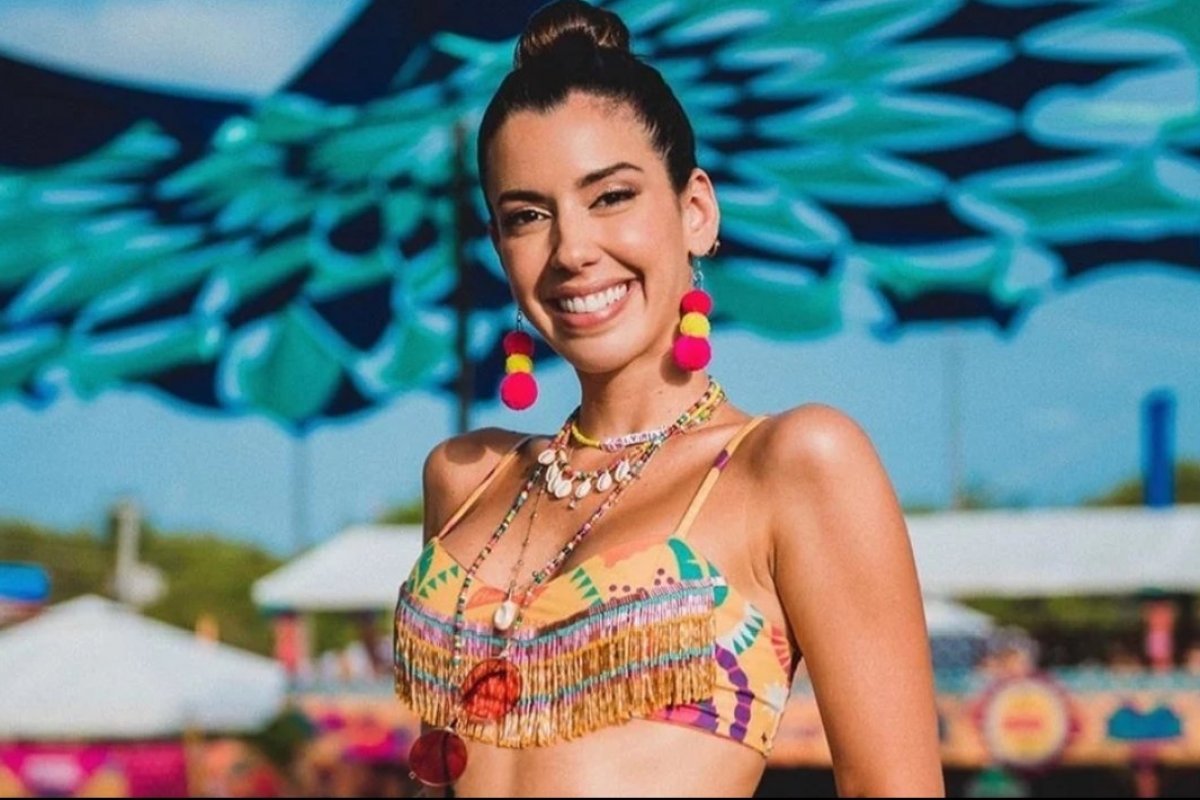 Camila Coutinho anuncia lançamento de produtos personalizados para o cabelo