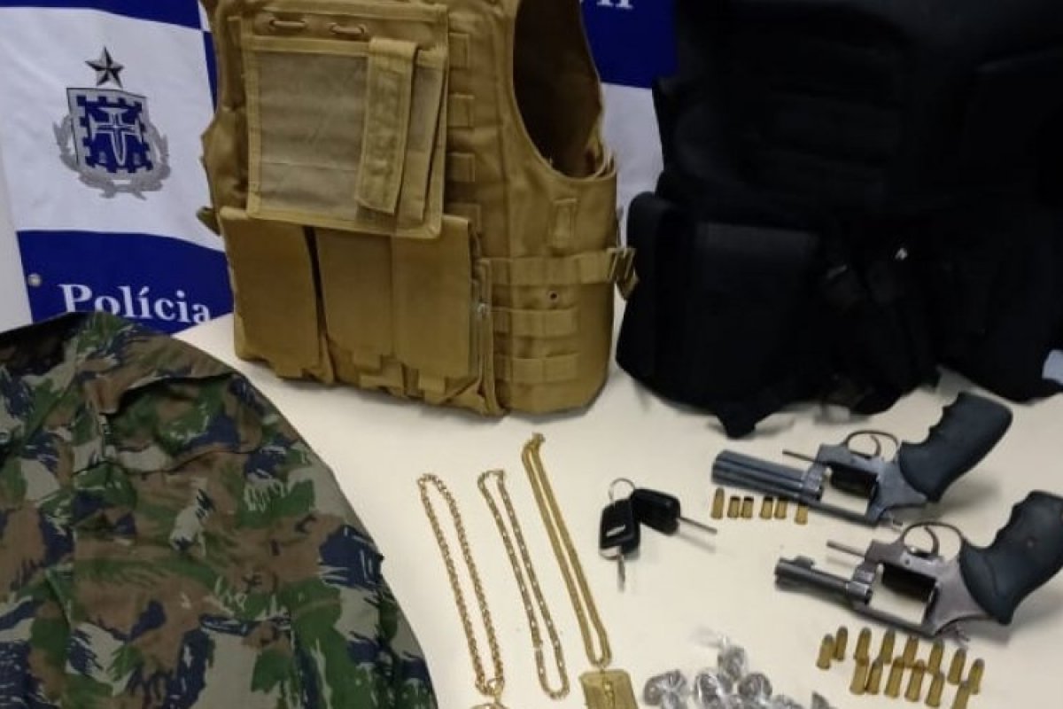 Dupla suspeita de roubo é detida na Avenida Suburbana