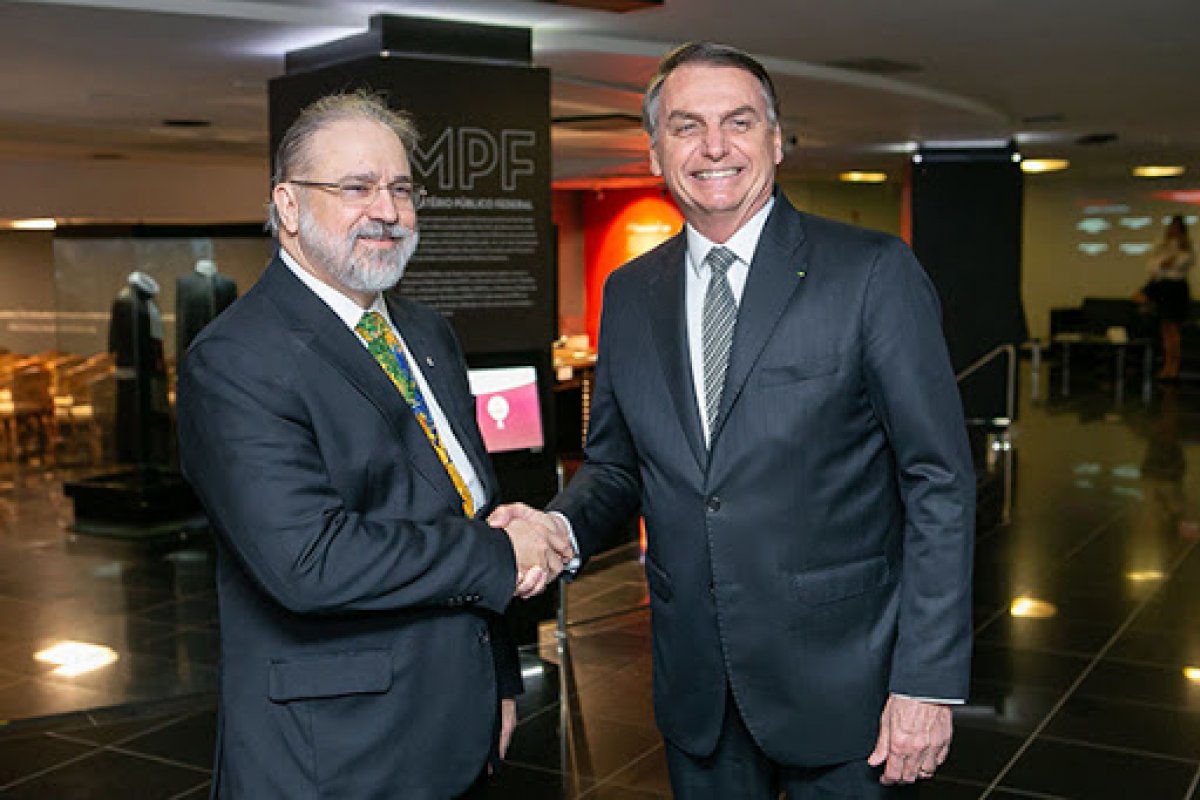 Aras acredita que Bolsonaro não será alvo de investigações sobre rachadinhas na Alerj