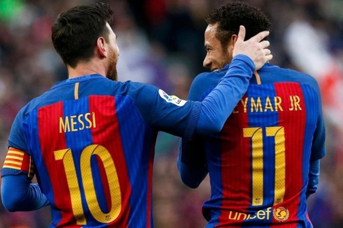 PSG faz contato formal por Messi, diz jornal argentino