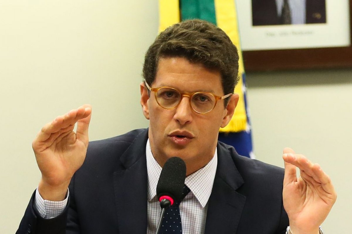 "Desbloquearam agora", diz Ricardo Salles sobre a suspensão da verba