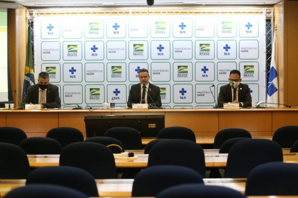 Mais de 13 milhões de brasileiros disseram ter algum sintoma de síndrome gripal em julho