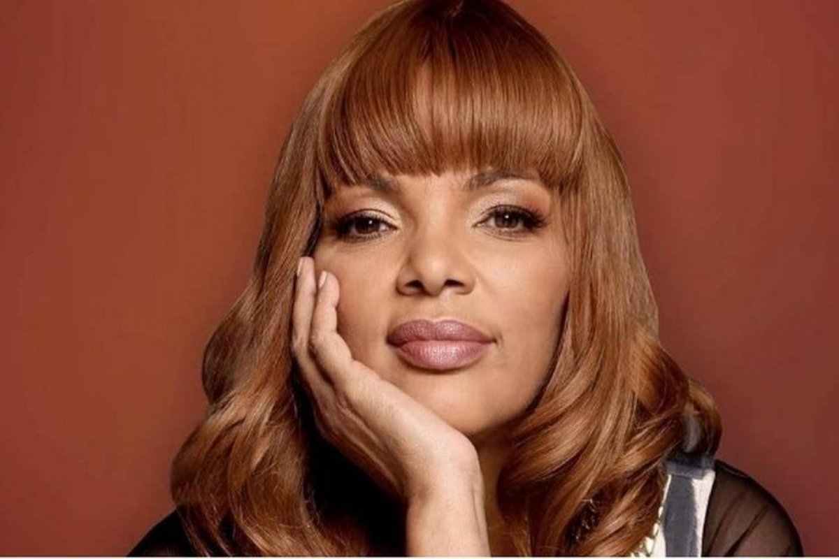 Quase careca: Fotos de Flordelis sem peruca viralizam na web