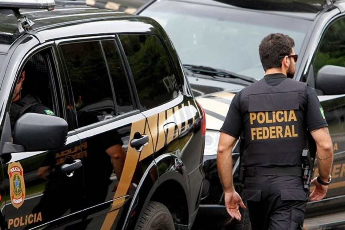 Vídeos:PF cumpre 600 mandados contra PCC; cerca de R$ 252 milhões são apreendidos pela Justiça