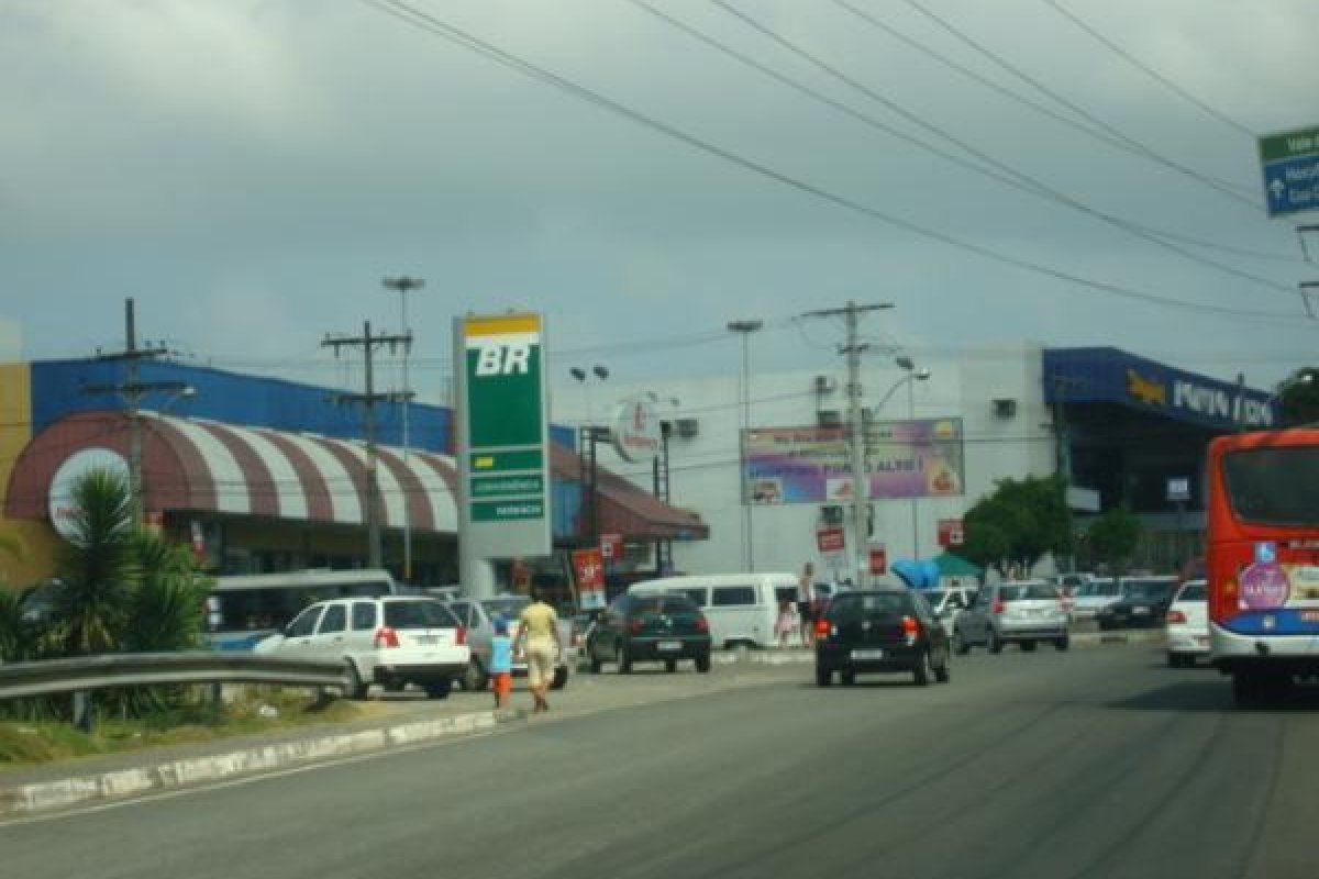 Três homens são baleados e agredidos no bairro de São Marcos, em Salvador