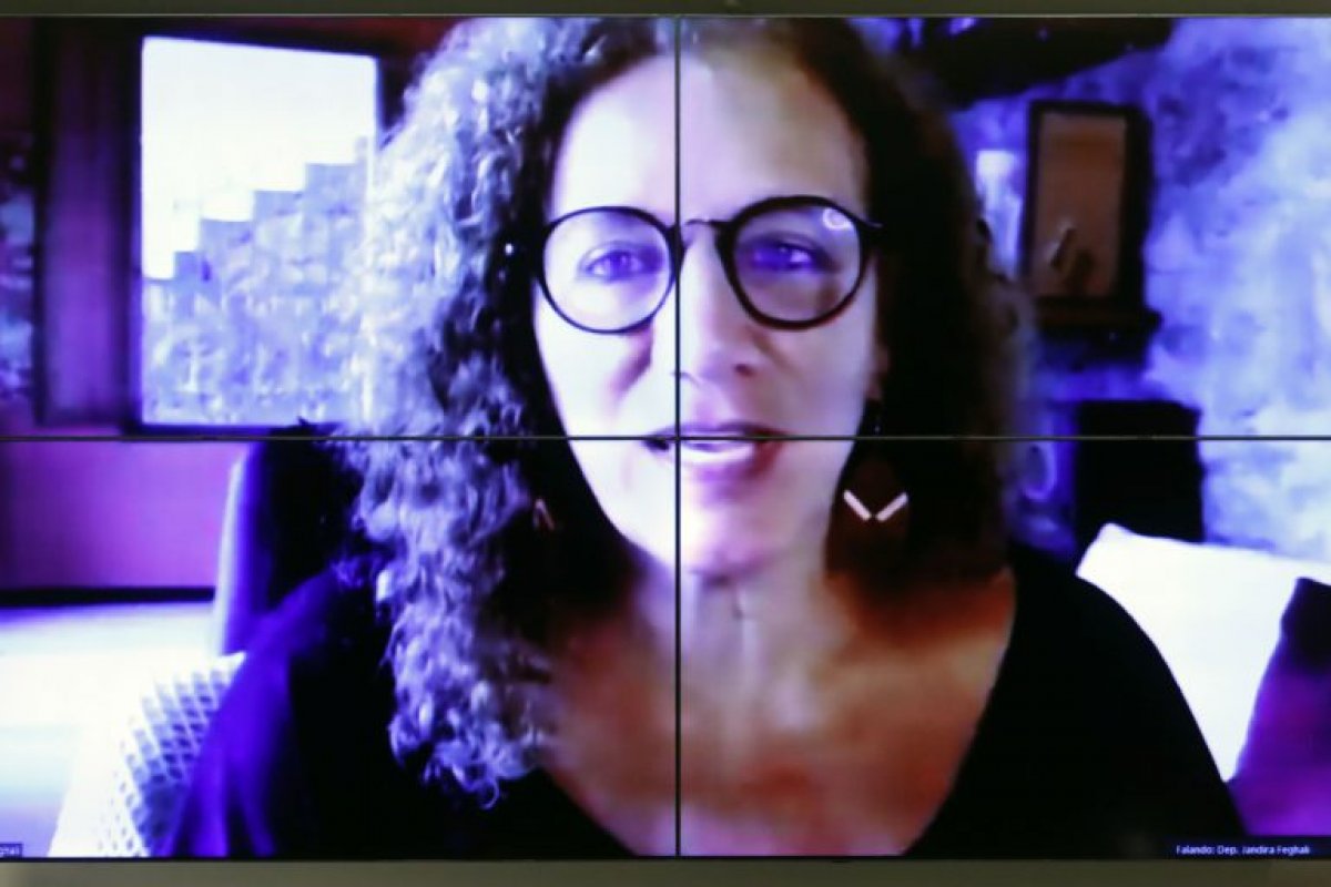 Câmara discute sustar portaria do Ministério da Saúde sobre procedimentos para aborto legal