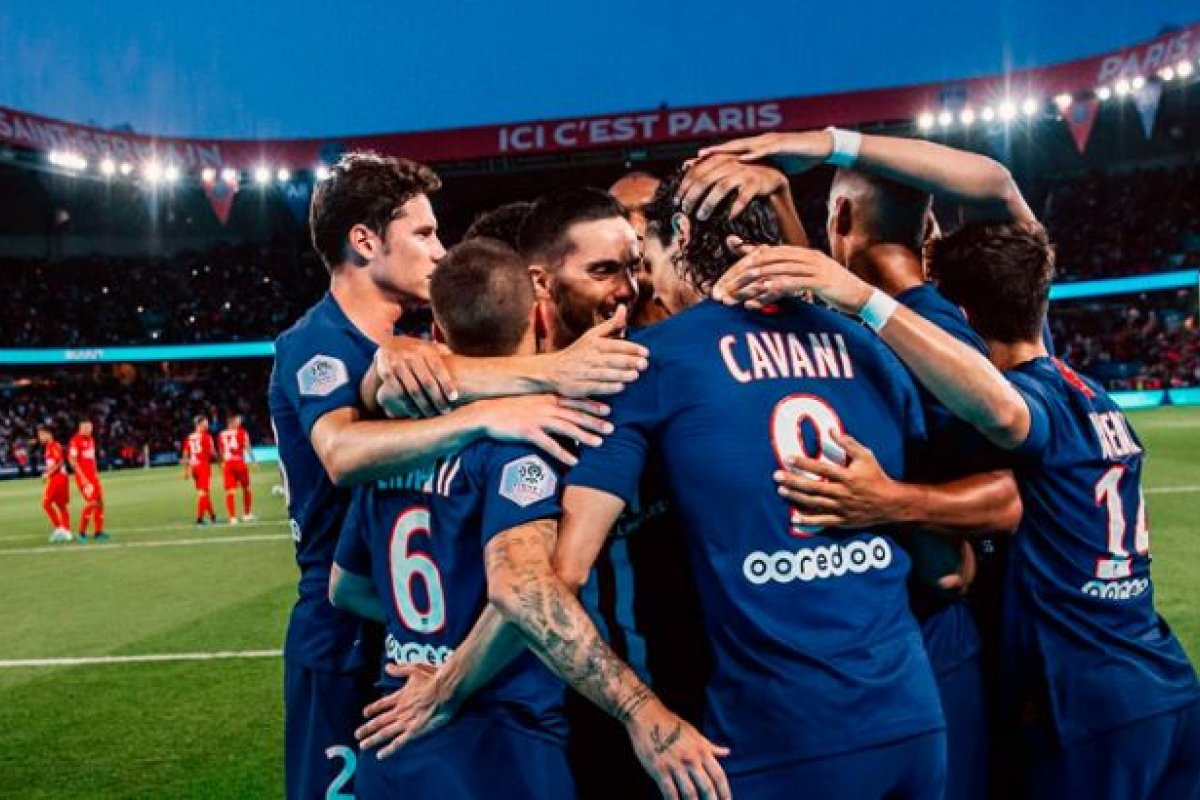 PSG informa que dois jogadores estão com suspeita de infecção por Covid-19
