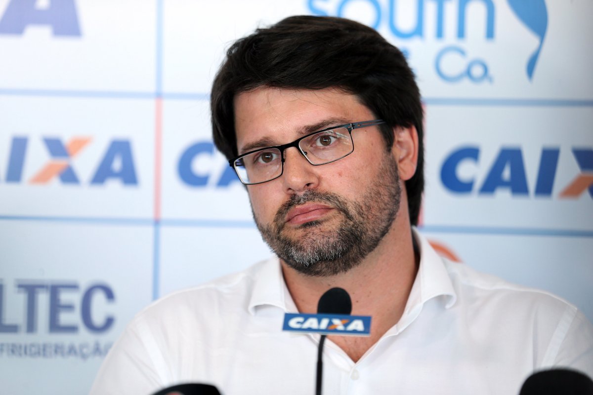 Guilherme Bellintani confirma manutenção de Roger no comando do Bahia