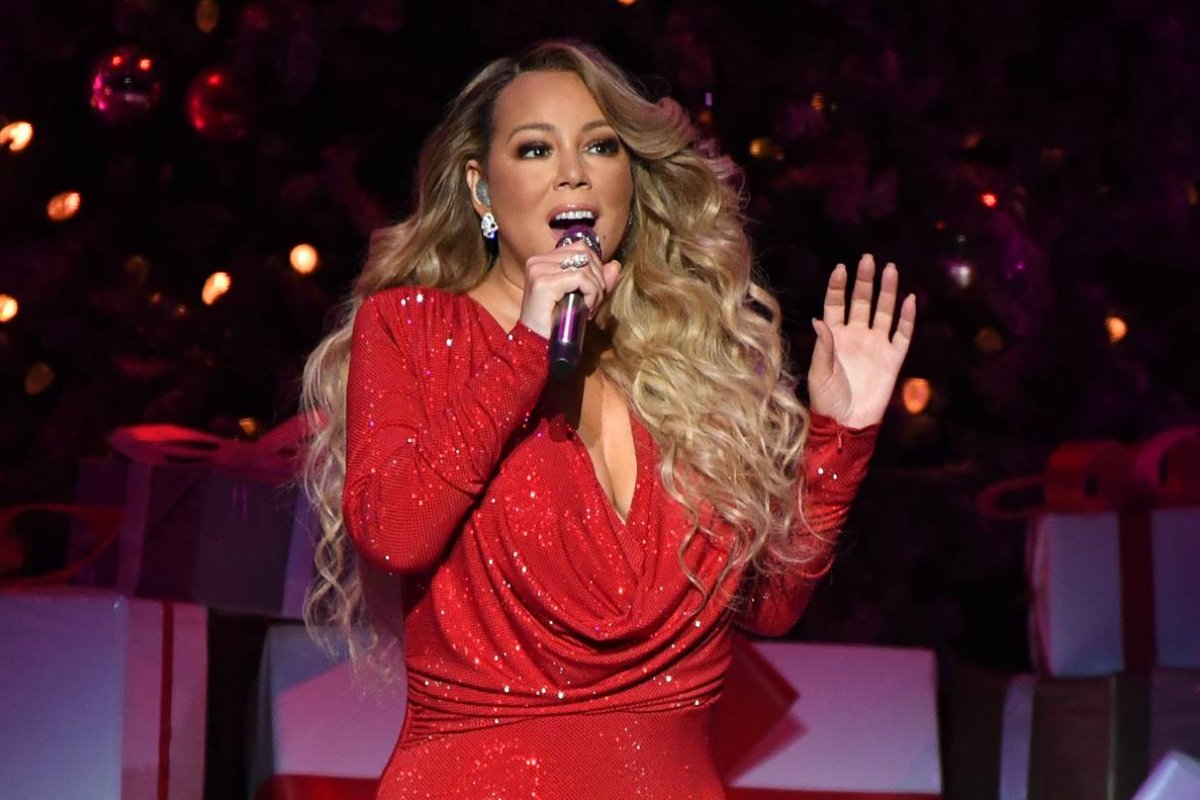 Após as comemorações de 25 anos do clássico disco Merry Christmas, Mariah Carey fará especial de Natal na Apple TV+
