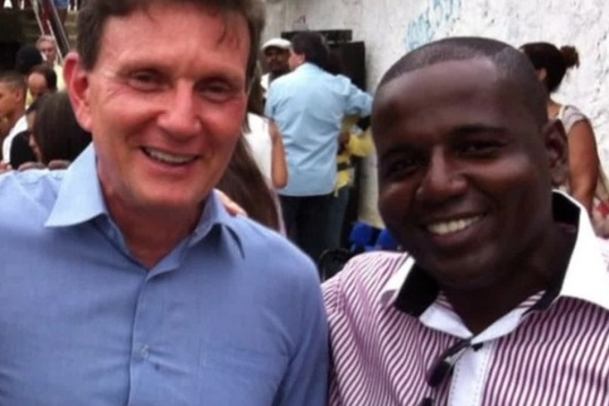 Polícia apreende aparelhos eletrônicos do funcionário apontado como chefe do grupo "Guardiões do Crivella"