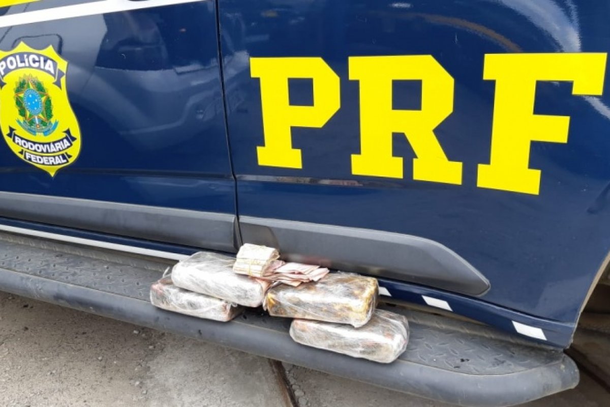 PRF-BA apreende quatro quilos de pasta de cocaína dentro de um veículo na BR 116