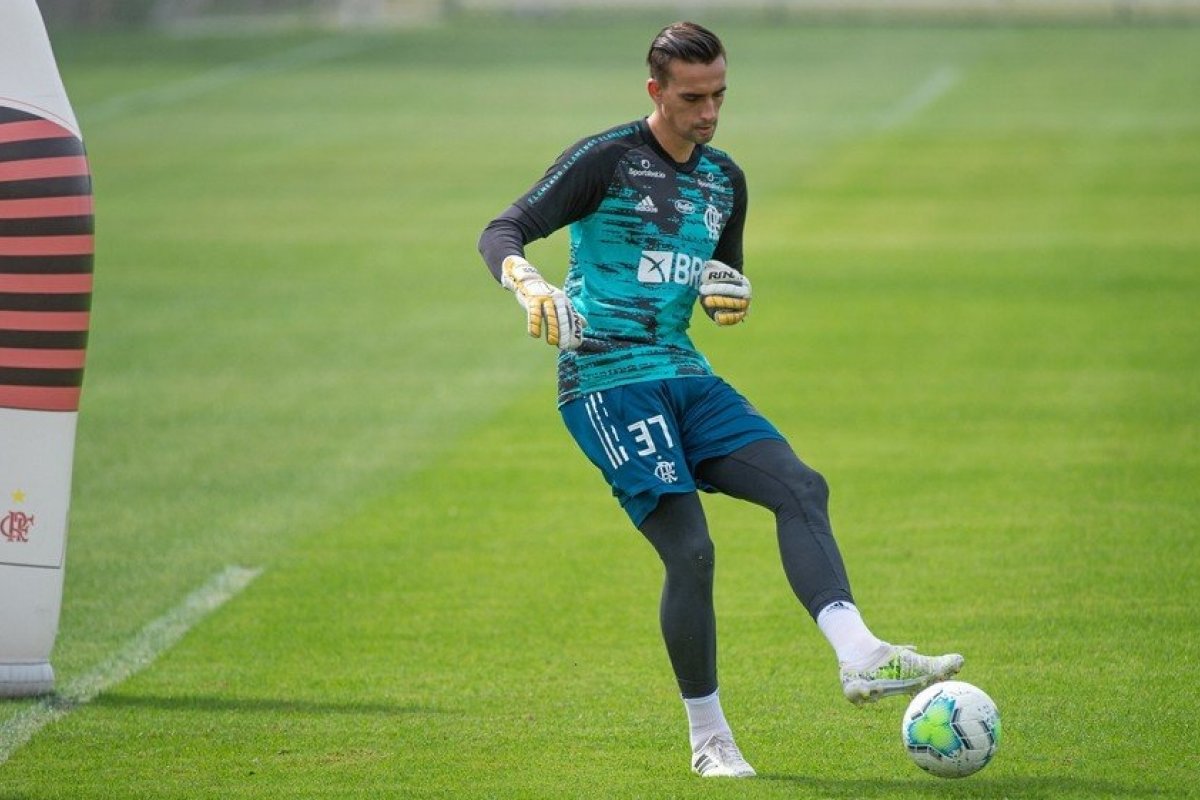 Adversário do Bahia, Flamengo tem goleiro testado positivo para Covid-19