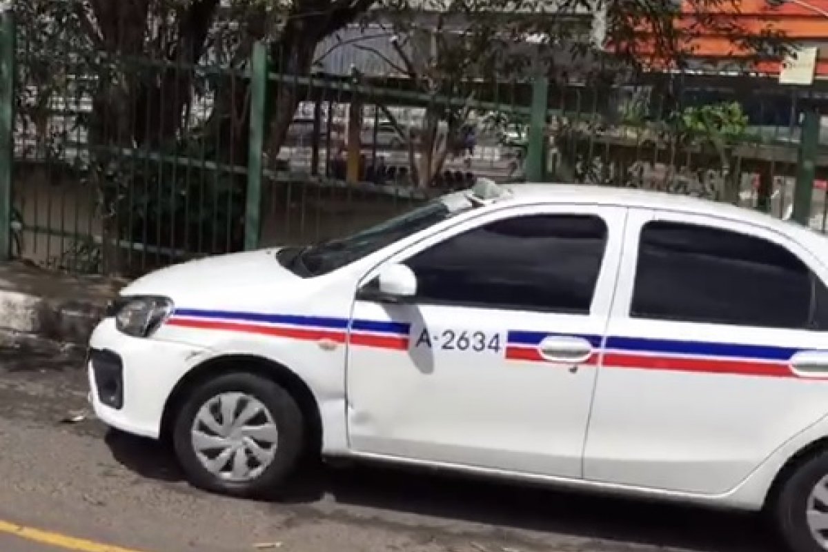 Homem é preso com táxi roubado durante operação contra crimes de receptação em Salvador