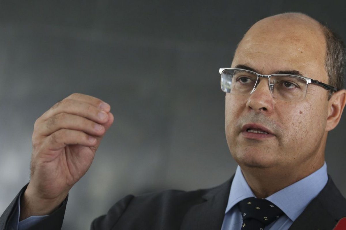 Secretários de Witzel negam indicação de Flávio Bolsonaro