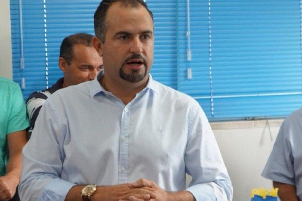 Prefeito de Ribeira do Pombal é advertido após TCM notar irregularidades na aquisição de medicamentos