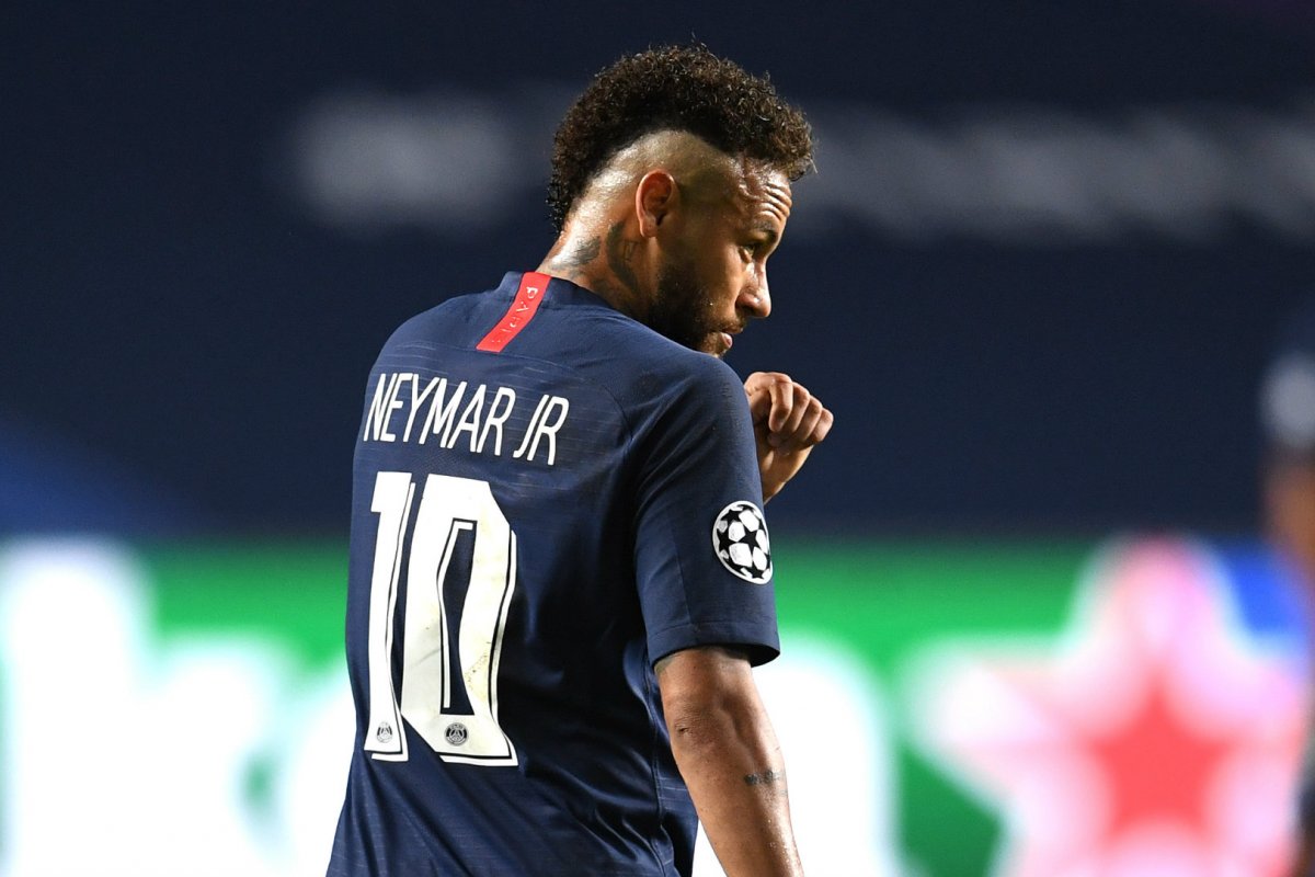 Neymar e outros dois jogadores do PSG testam positivo para Covid-19
