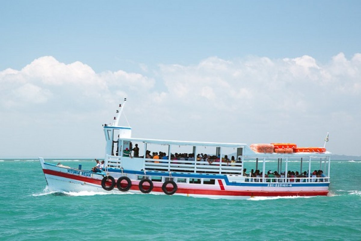 Travessia Salvador-Morro de São Paulo volta a operar nesta quinta