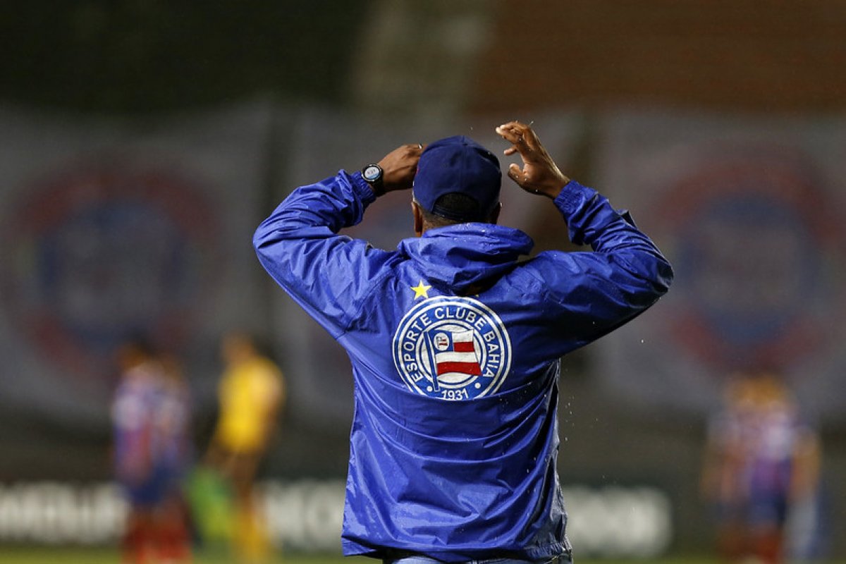 Roger Machado não resiste a goleada para o Flamengo e deixa comando do Bahia