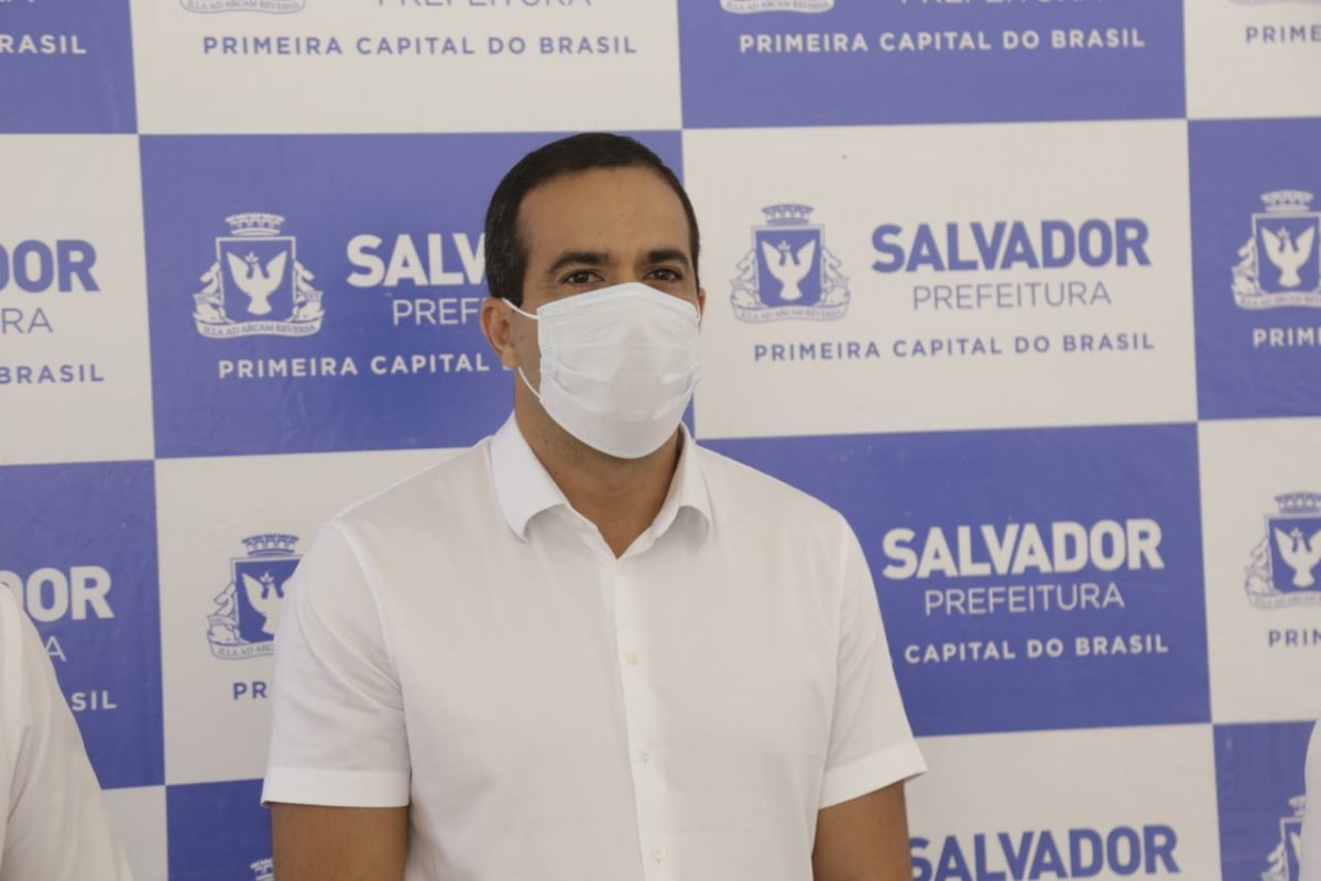 Bares vão ser autorizados a funcionar com voz e violão