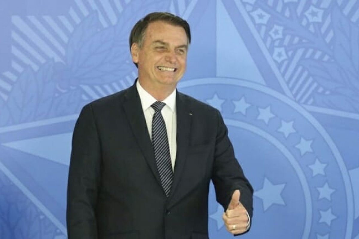 Candidatos disputam apoio de Bolsonaro para as eleições municipais