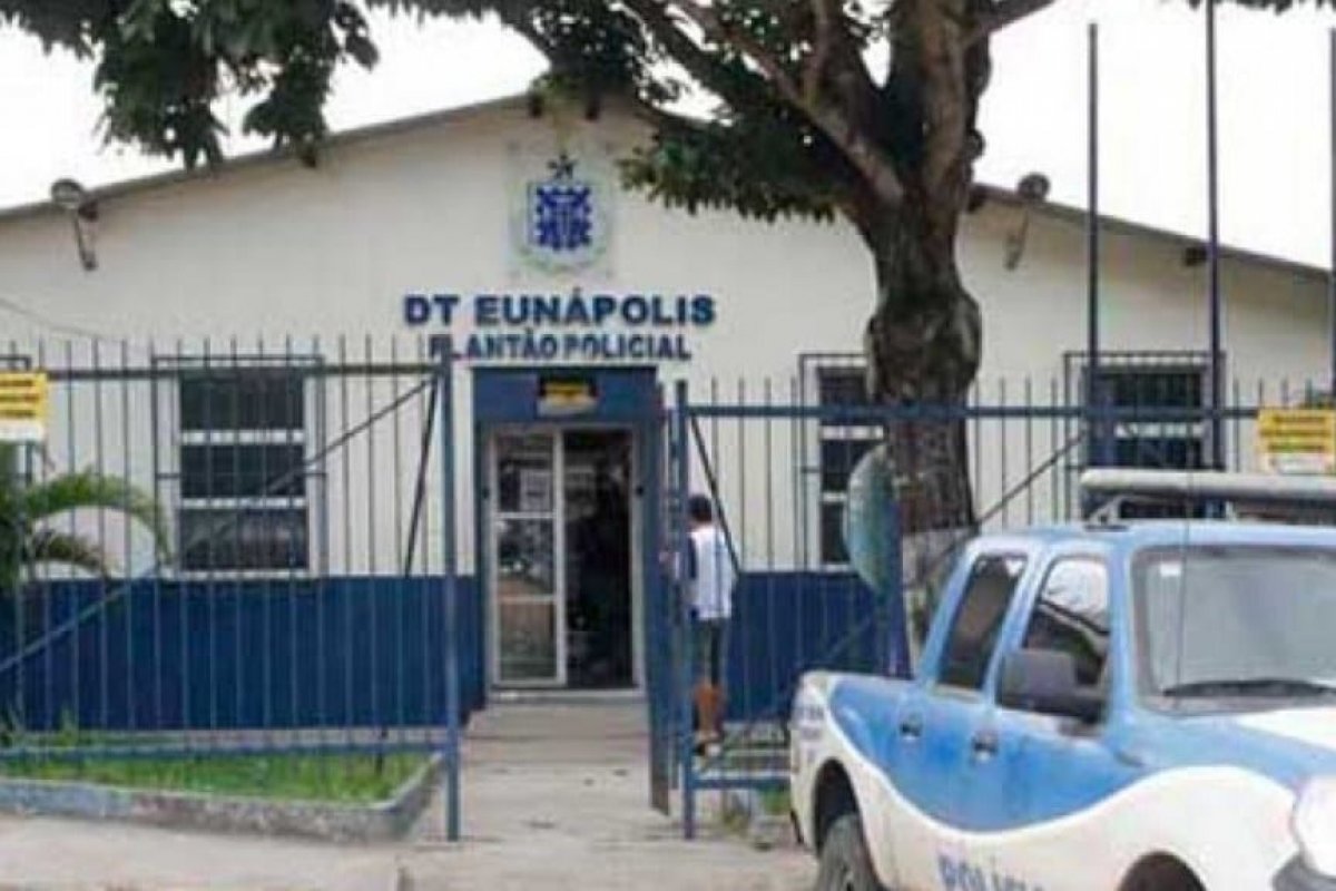 Homem é preso após matar o pai a facadas durante uma discussão no sul da Bahia