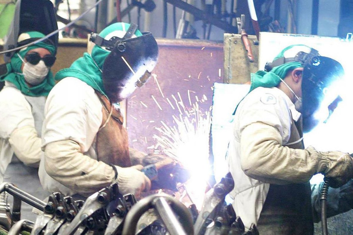 Produção industrial registra alta de 8% em julho, aponta IBGE
