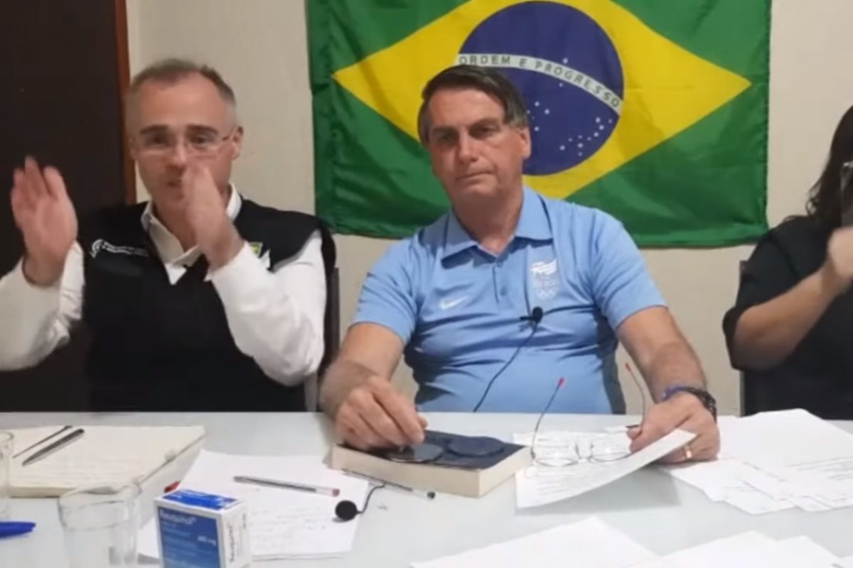 'Quem vai decidir o 5G sou eu', afirma Bolsonaro