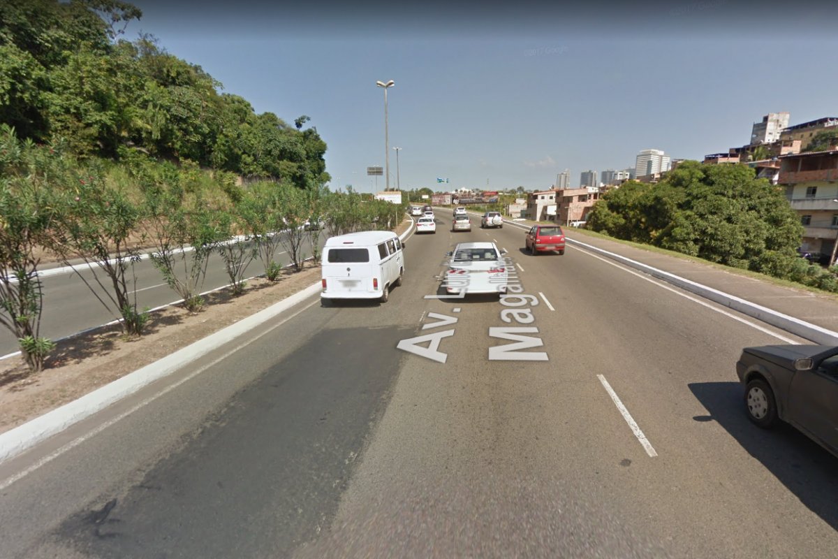 Homem morre atropelado na avenida Luis Eduardo Magalhães