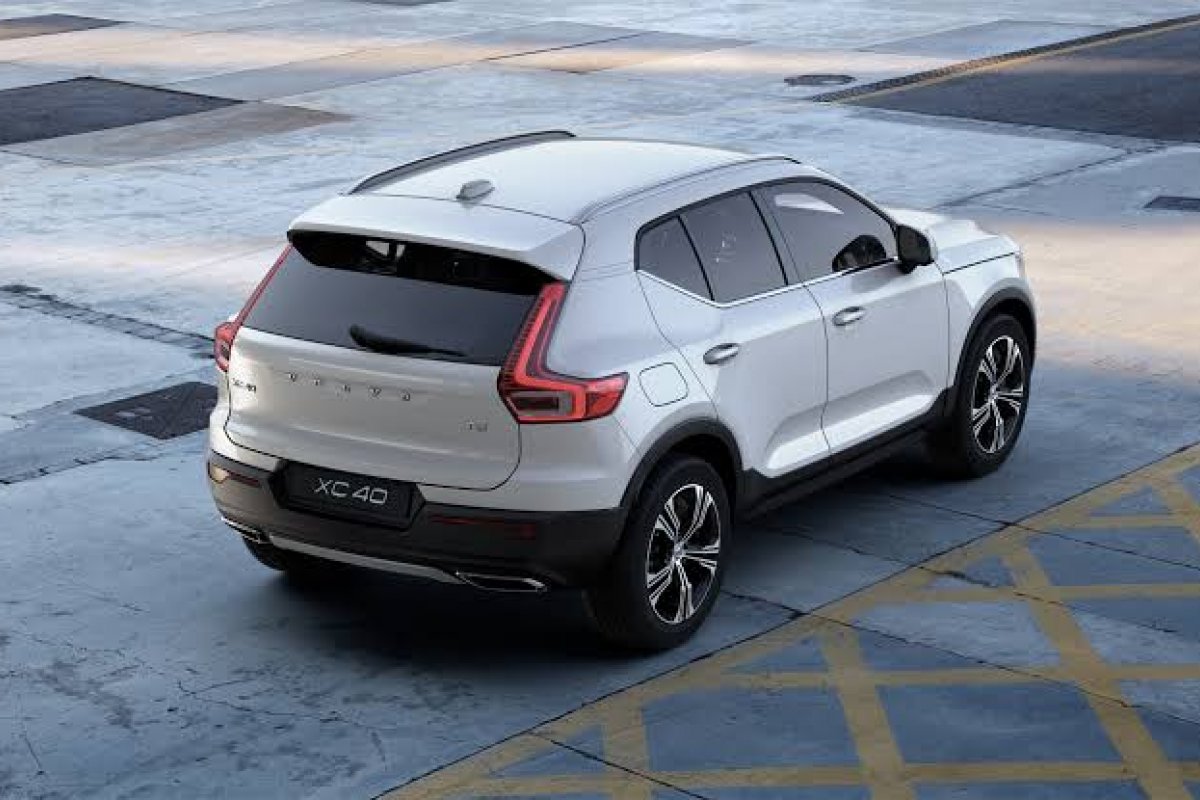 Avaliação: Volvo XC40 fica mais equipado e menos potente