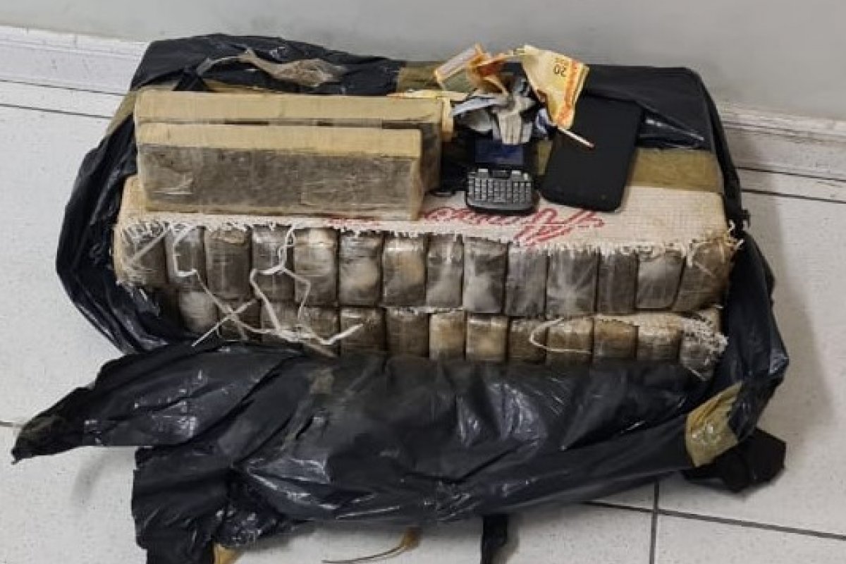 Homem é preso em flagrante com 30 quilos de maconha no bairro de Cajazeiras, em Salvador