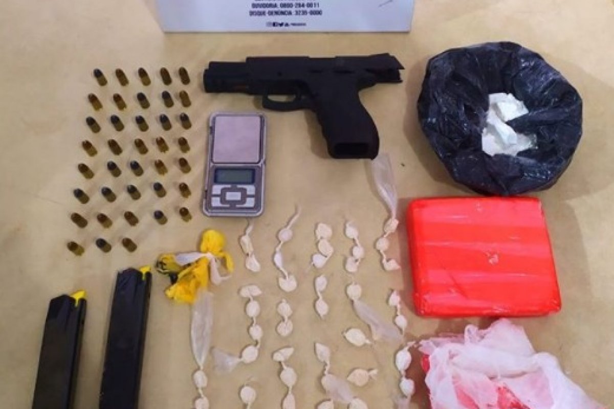 Dois homens são presos com arma e drogas em Ilhéus