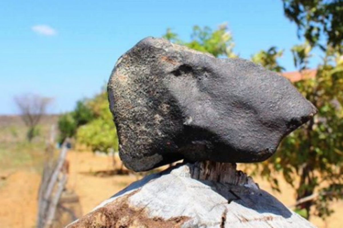 PL sugere responsabilização por queda de meteorito no Brasil