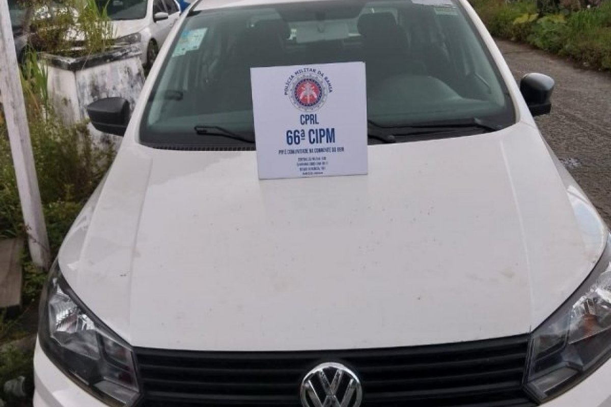 Polícia recupera dois veículos roubados em Feira de Santana