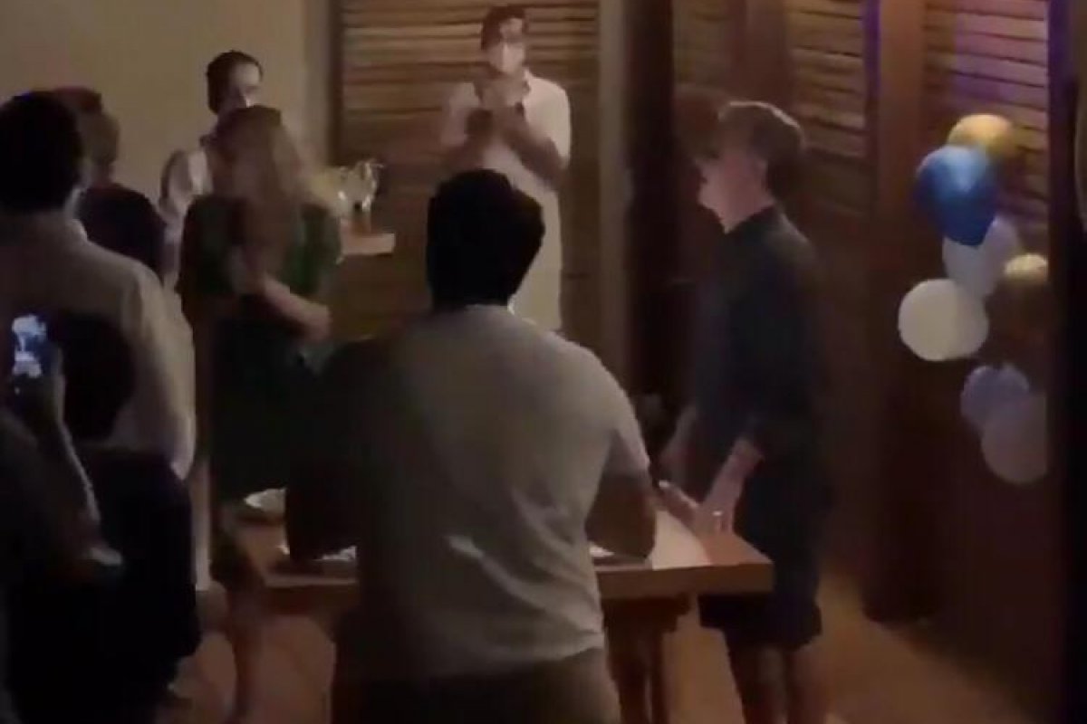 Vídeo: defensor do isolamento, Luciano Huck comemora aniversário sem máscara de proteção
