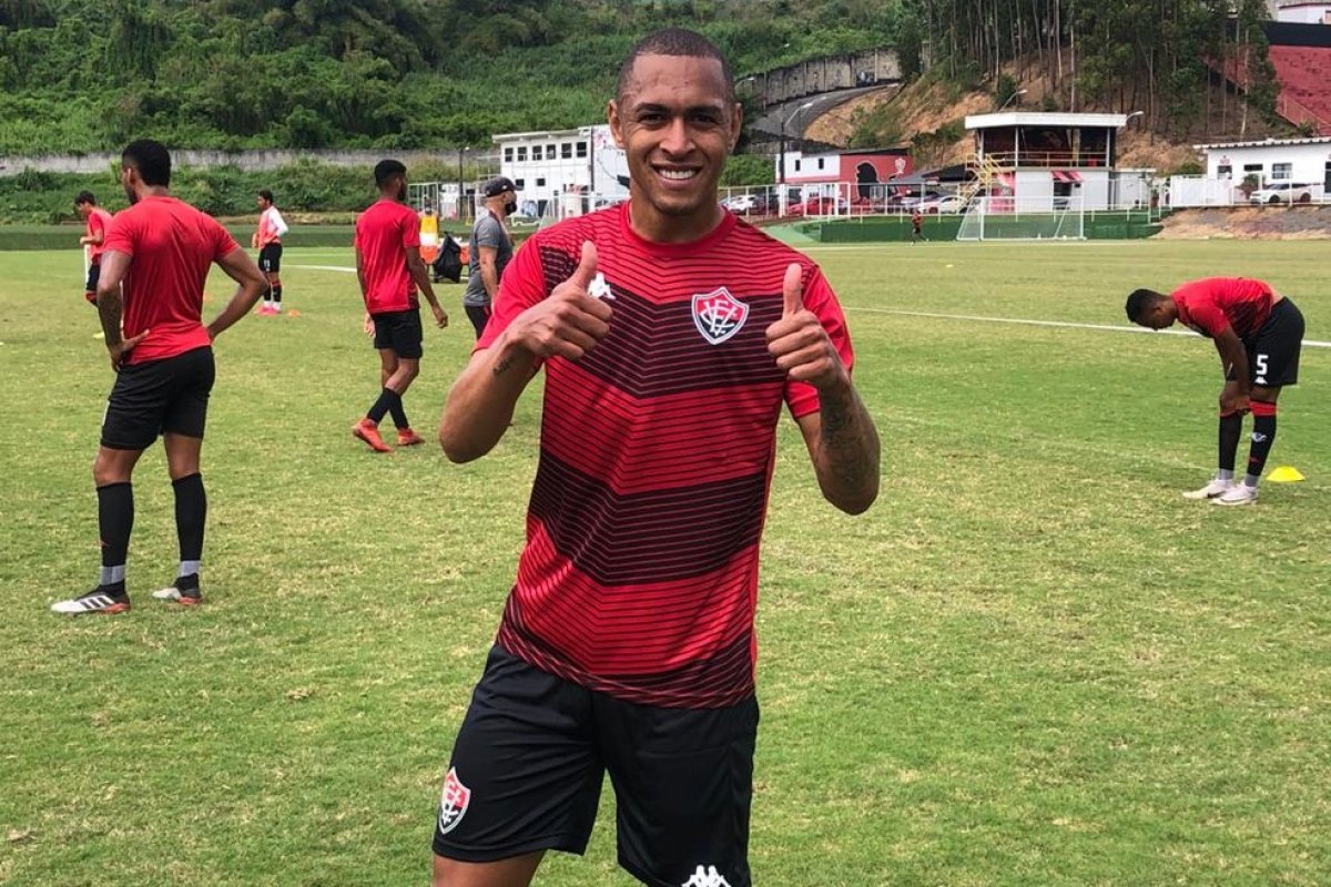 Para tentar se reaproximar do G-4 na Série B, Vitória recebe Cuiabá no Barradão