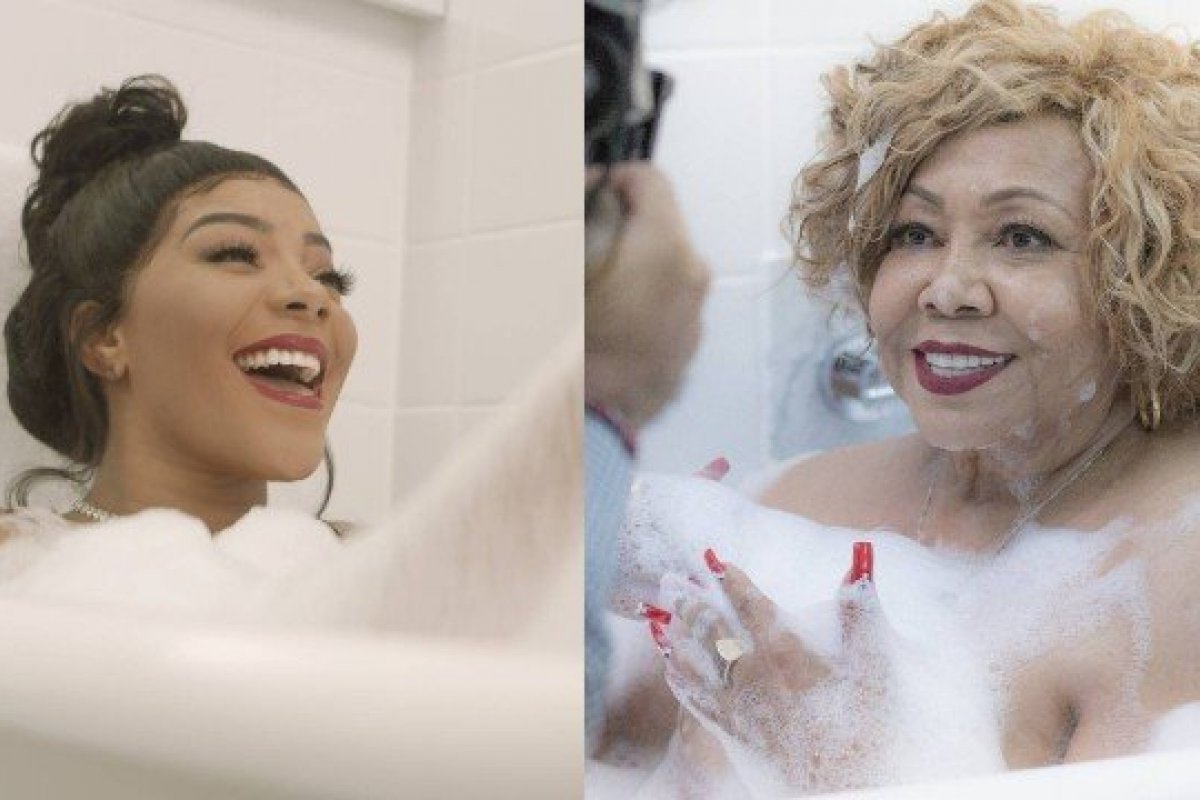 Ludmilla e Alcione gravam comercial em banheira de espuma