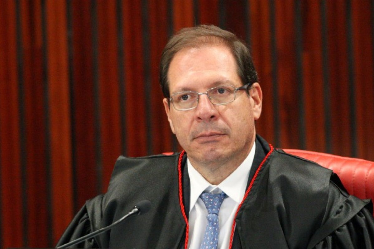 Ministro Luís Salomão quer julgar caso da campanha de Bolsonaro 'o quanto antes'