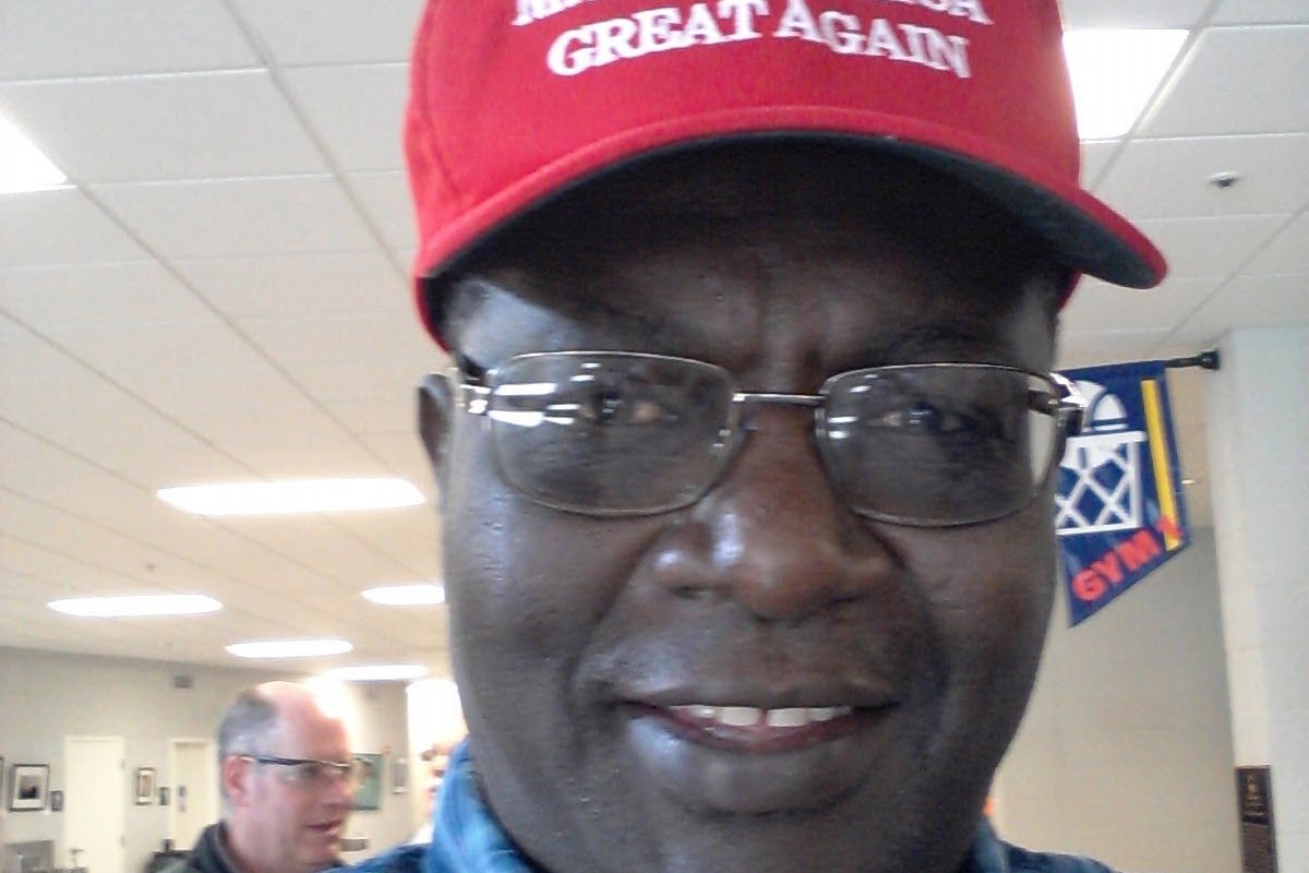 Em rede social, irmão do ex-presidente Obama faz campanha para reeleição de Trump