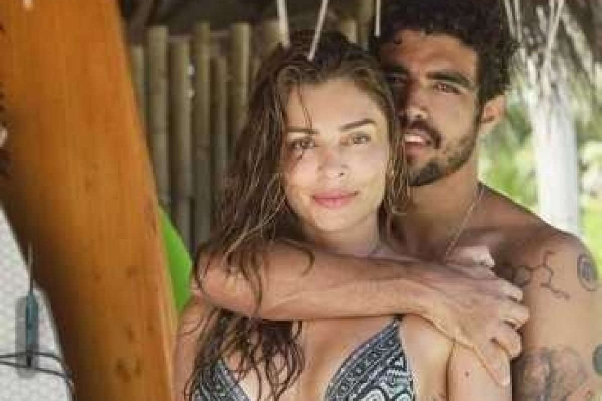 Grazi Masssafera e Caio Castro completam um ano juntos