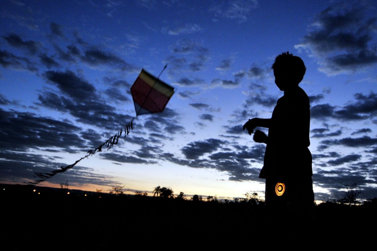 Criança é estuprada e morta após sair de casa para brincar