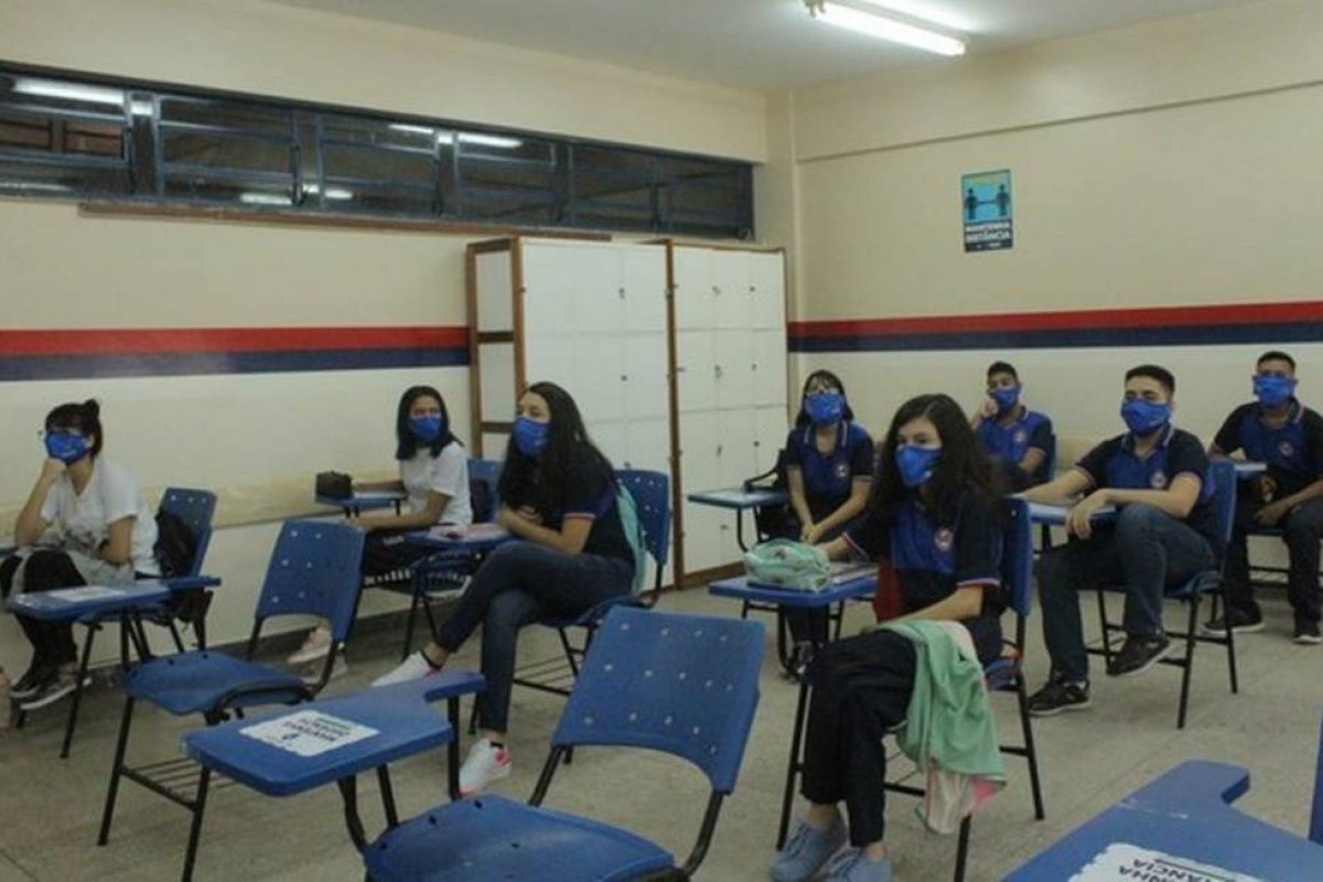 72% dos brasileiros são a favor das aulas presenciais apenas quando houver vacina contra Covid-19