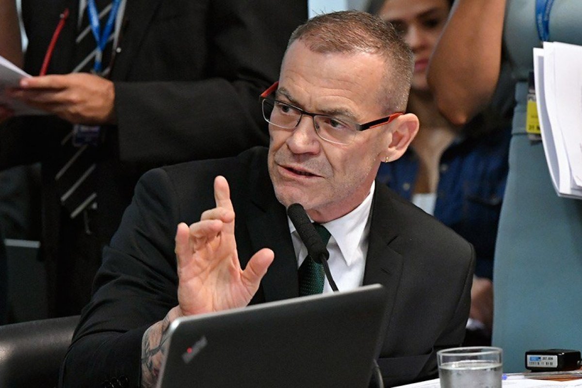 Projeto de lei propõe fim da prisão especial para quem tem ensino superior