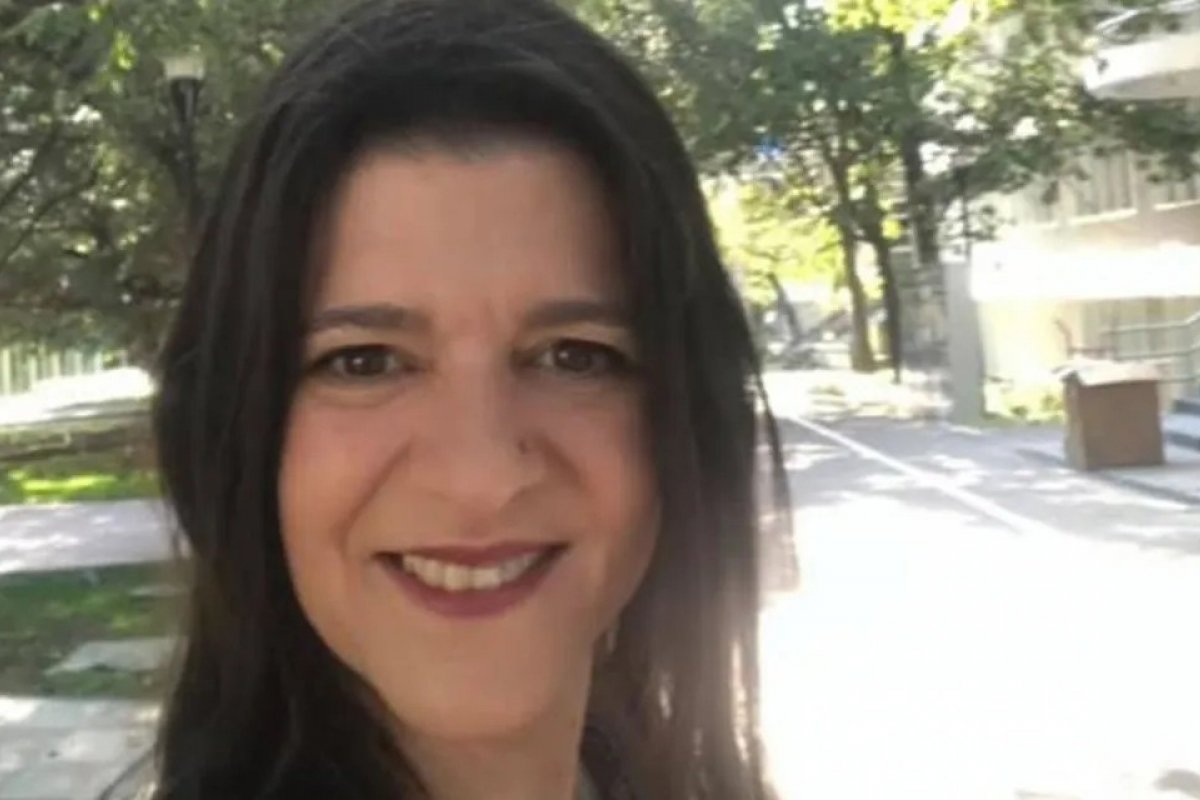 Professora morre de Covid-19 na frente de alunos durante aula virtual