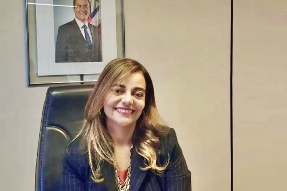 Ex-secretária de Rui oficializa candidatura à prefeitura de Rafael Jambeiro