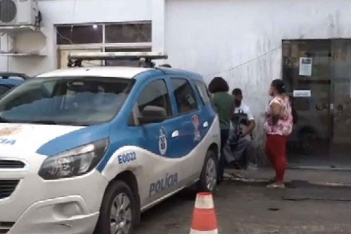 Passageiros são agredidos durante assalto a ônibus na região da Avenida ACM